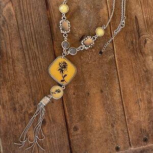 Elegant Vintage Pendant Necklace